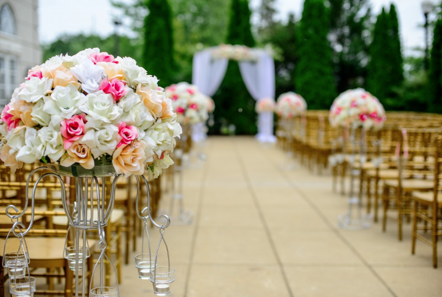 How To Decorate Your Ceremony Aisle