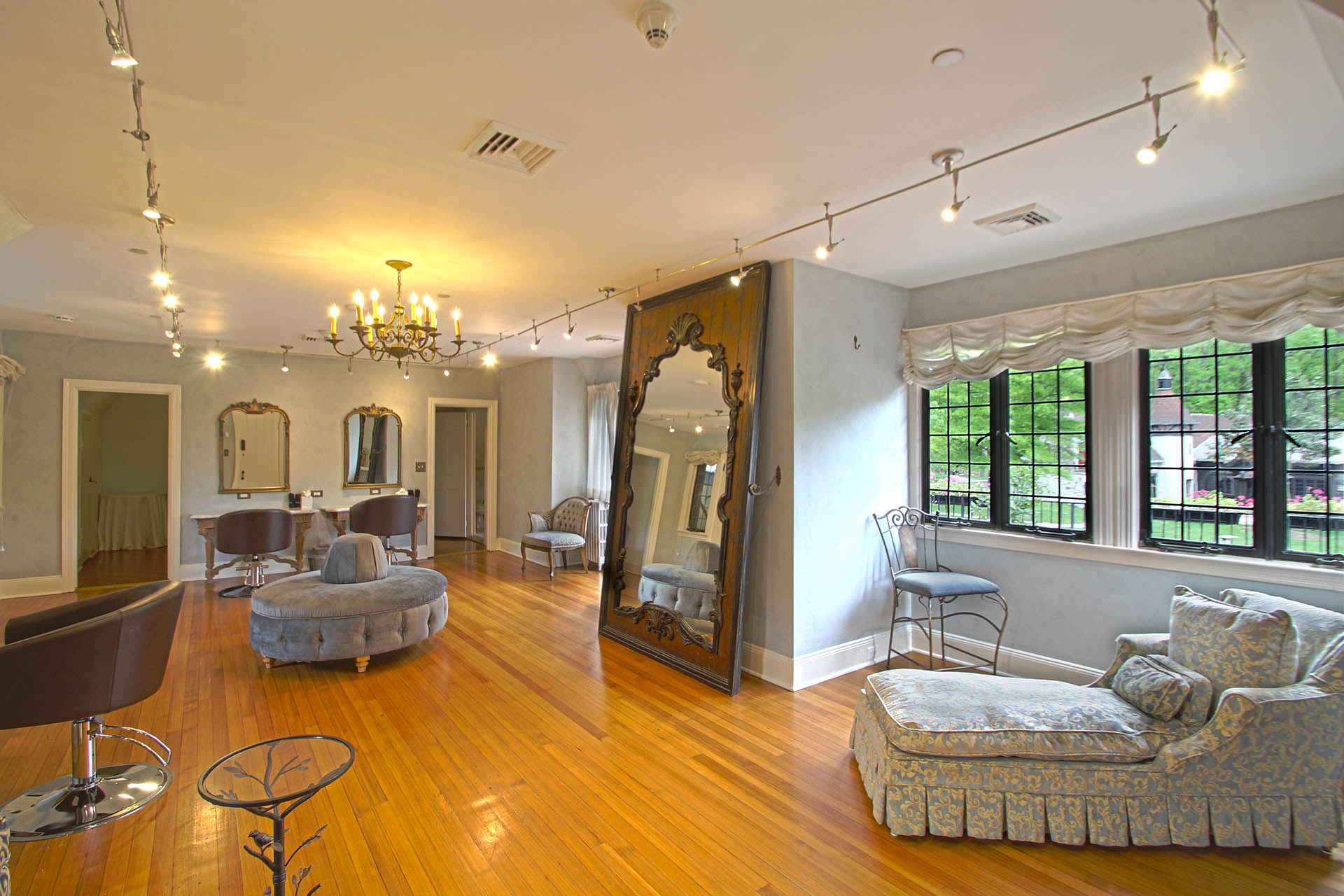 Bridal Salon